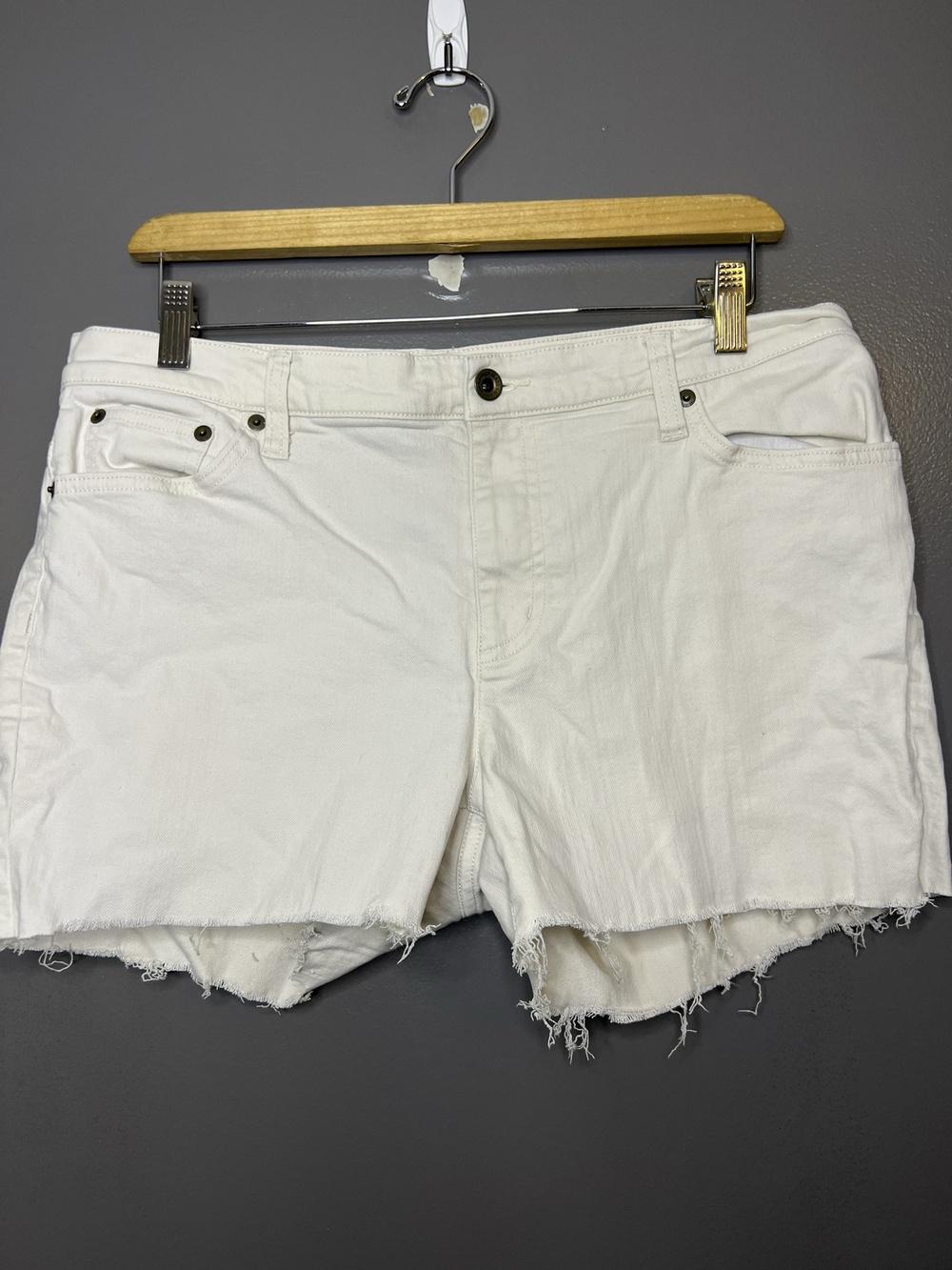 Lauren Jeans Co. Shorts Womens 12 White Denim Cutoff Classic Straight Frayed Hem
